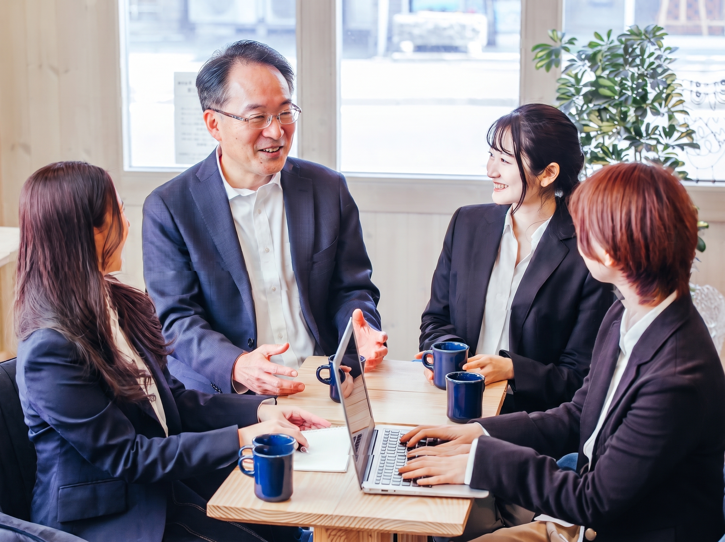 経営課題について話し合う様子