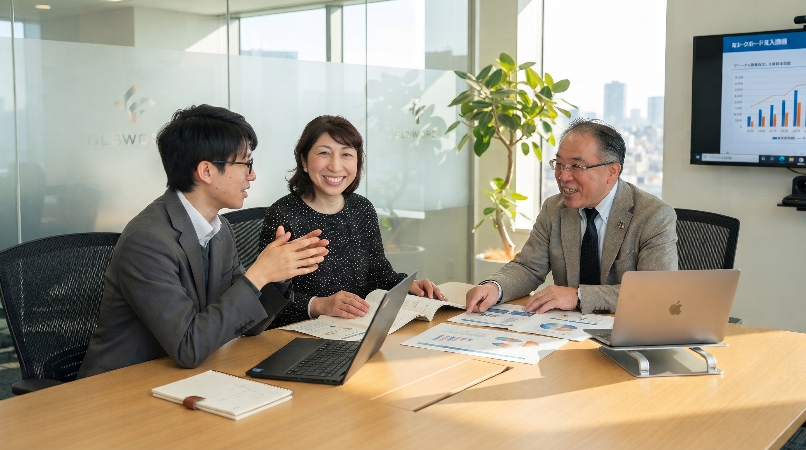 山村が経営者と打合せをしている様子